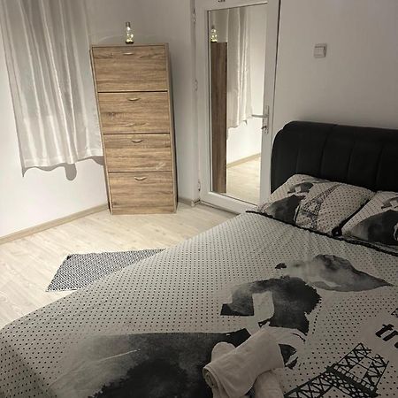 Apartamnet Regim Hotelier Bucureşti Ngoại thất bức ảnh